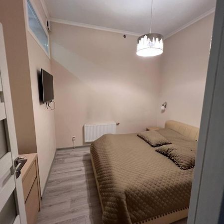 Apartments On Sholom Aleikhema Lviv Bagian luar foto